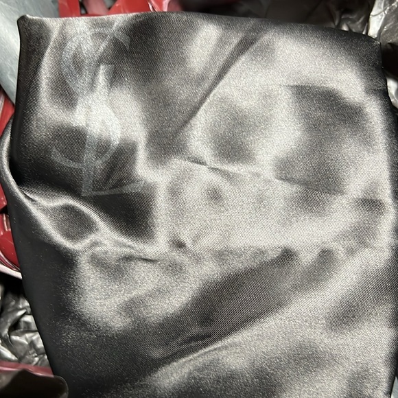 YSL Tribute Vitello Vernice Soft Heel Sandal - Picture 14 of 15